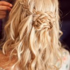 Vlasy pletení svatební